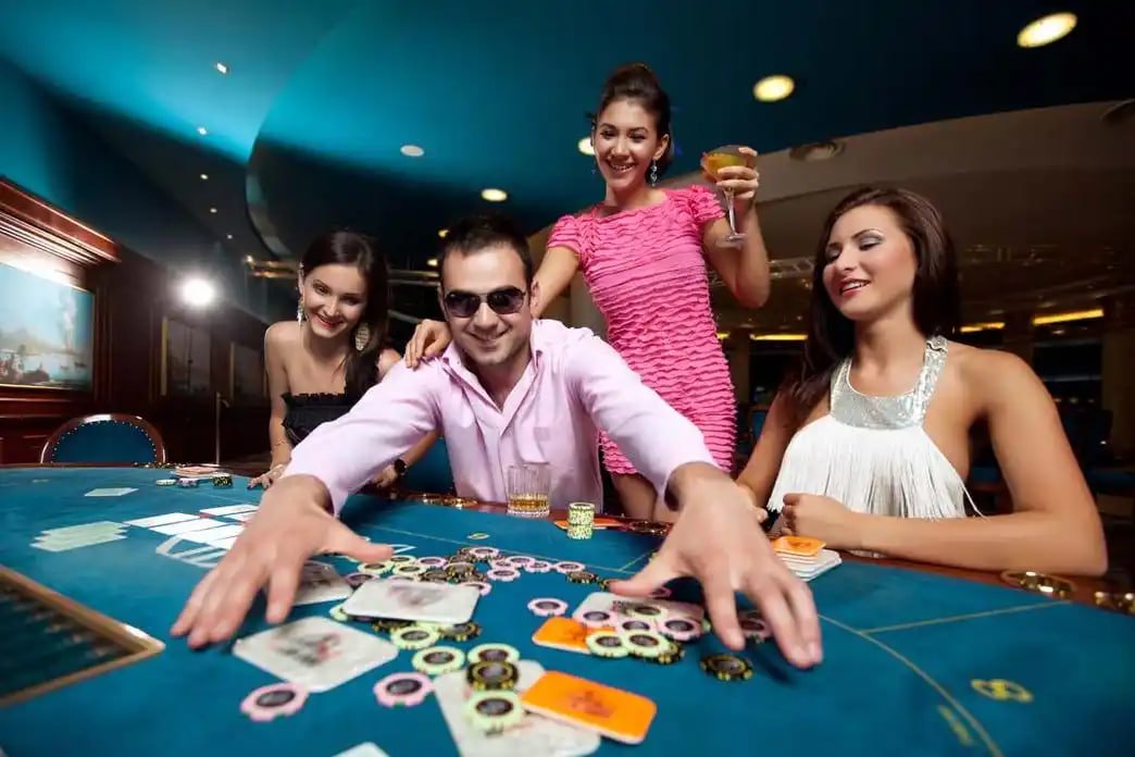 Poker table interface and game lobby on acuan 288 platform